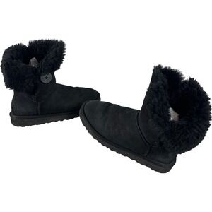 UGG Women's Size 8 Boots Black Goat Skin Genuine Sheepskin Lined